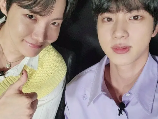 BTS(防弾少年団)、JIN＆J-HOPEのさわやかツーショットで近況報告（画像提供:wowkorea）