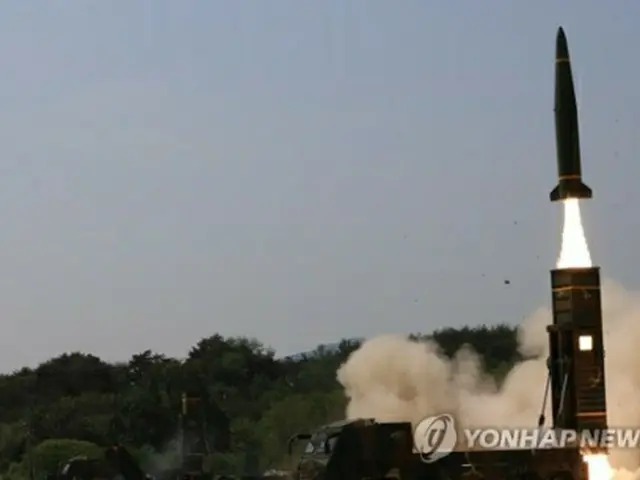 韓米両軍が実施したミサイル発射訓練の様子（韓国軍合同参謀本部提供）＝（聯合ニュース）≪転載・転用禁止≫