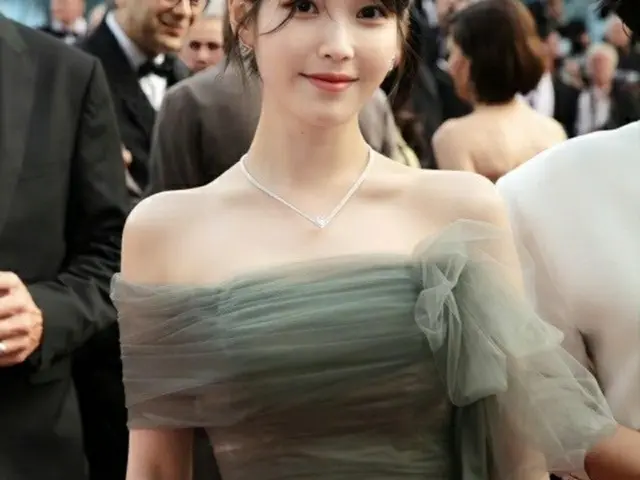 IU（アイユー）、カンヌを惑わす優雅な姿…1億ドル以上のジュエリーより美しい（画像提供:wowkorea）