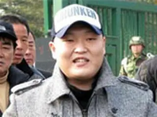 歌手のPSY　きょう陸軍訓練所に入所