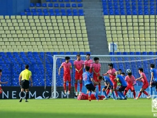 日本にゴールを許した韓国（大韓サッカー協会提供）＝（聯合ニュース）≪転載・転用禁止≫