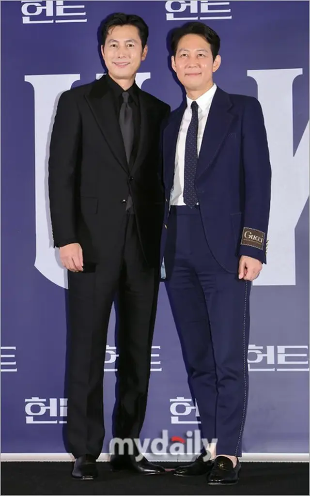 俳優イ・ジョンジェ＆チョン・ウソン、”親友コンビ”で野球マウンドに登場（画像提供:wowkorea）