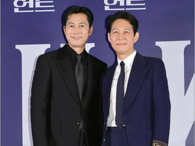 俳優イ・ジョンジェ＆チョン・ウソン、”親友コンビ”で野球マウンドに登場（画像提供:wowkorea）