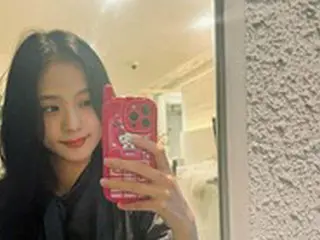 JISOO（BLACKPINK）、顔の大きさがコーヒーと同じくらい…全世界が惚れた美貌