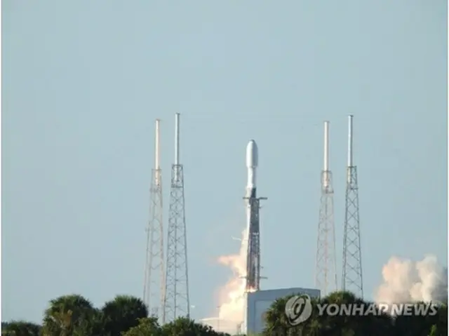 月を探査する韓国初の月軌道衛星「タヌリ」が５日午前８時８分（米東部時間４日午後７時８分）、米フロリダ州のケープカナベラル宇宙軍基地から米宇宙企業スペースＸのロケット「ファルコン９」で打ち上げられた（共同取材団）＝（聯合ニュース）