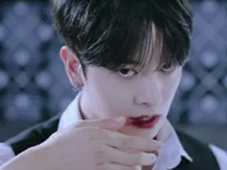 「ONEUS」RAVN、ネクタイを外し、セクシーなスーツ姿の「MALUS」