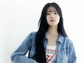 スジ（元Miss A）、セクシーなデニムファッションを披露