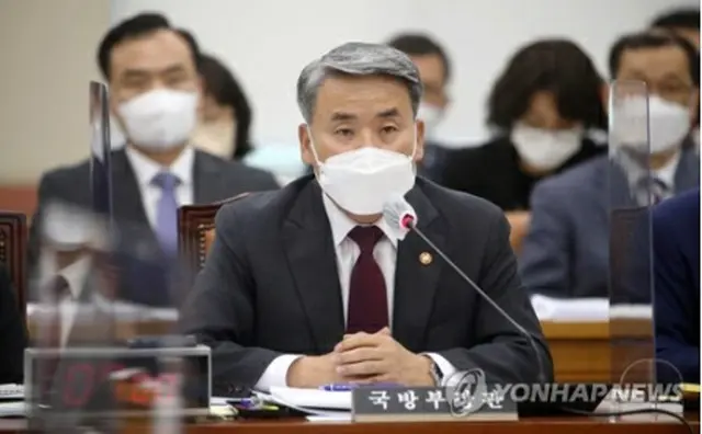 国会国防委員会で答弁する韓国の李鐘燮・国防部長官（国会写真記者団）＝２９日、ソウル（聯合ニュース）