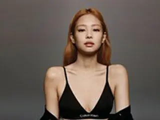 JENNIE（BLACKPINK）、アンダーウエアで輝くパーフェクトな上半身…“鎖骨もきれい”