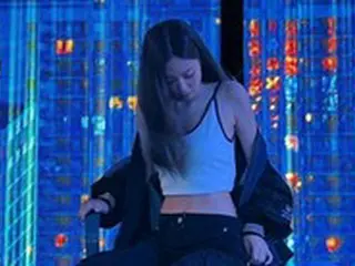 JENNIE（BLACKPINK）、くびれたウエスト+グラマーな上半身..致命的な魅力を発散