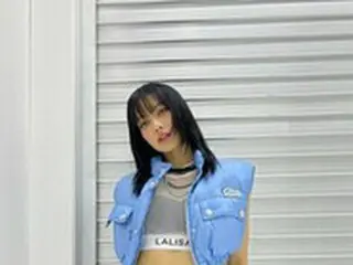 「BLACKPINK」LISA、スカートが短すぎて「ビックリ」…何を着てもスタイリッシュ