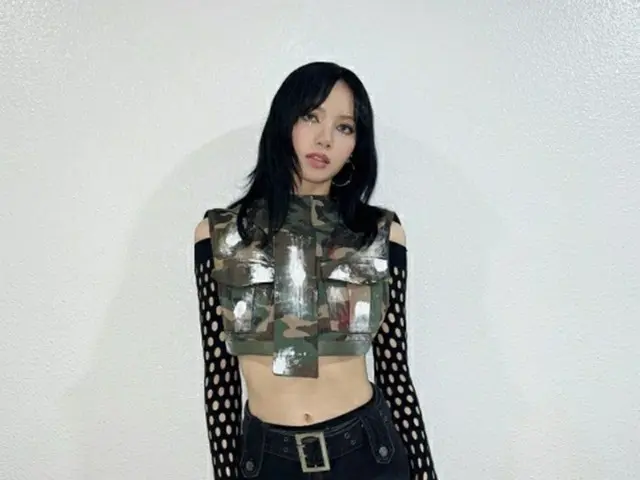「BLACKPINK」LISA、非現実的な腰ラインで鍛えたスタイルを自慢（画像提供:wowkorea）