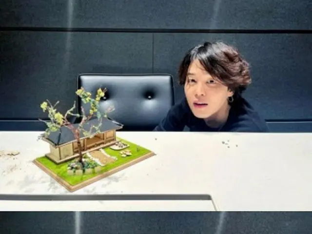 「BTS」JIMIN 、直接作った「韓屋ミニチュア」を公開…少年のような好奇心（画像提供:wowkorea）