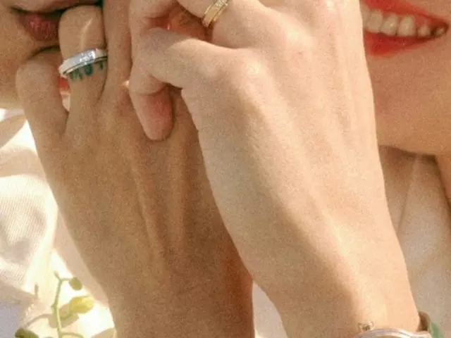 “歌手ケビン・オーとNYで挙式”女優コン・ヒョジン、結婚指輪を公開！（画像提供:wowkorea）