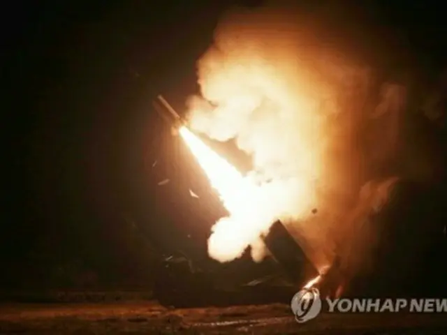 北朝鮮のIRBM発射に対抗し、韓米両軍は5日、地対地ミサイルを発射した（韓国軍合同参謀本部提供）＝（聯合ニュース）≪転載・転用禁止≫