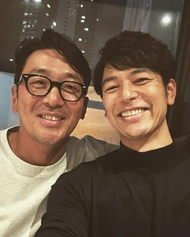 俳優ハ・ジョンウ＆妻夫木聡、久しぶりの再会実現…釜山ヘウンデで”Best friend”ツーショット公開（画像提供:wowkorea）