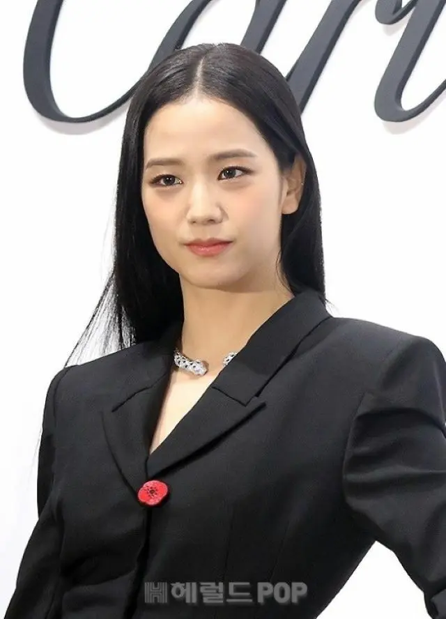 “大規模ワールドツアー中”「BLACKPINK」のJISOO、首にコブが？健康への懸念などネットにあふれる心配の声（画像提供:wowkorea）