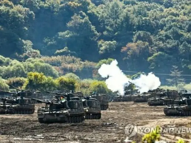 自走砲の射撃訓練を行う韓国軍（資料写真）＝（聯合ニュース）