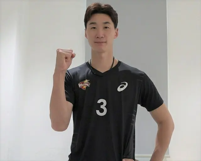 パク・チョルウ＆イム・ミョンオクらVリーグ選手ら、W杯ウルグアイ戦控えた韓国代表を応援（画像提供:wowkorea）