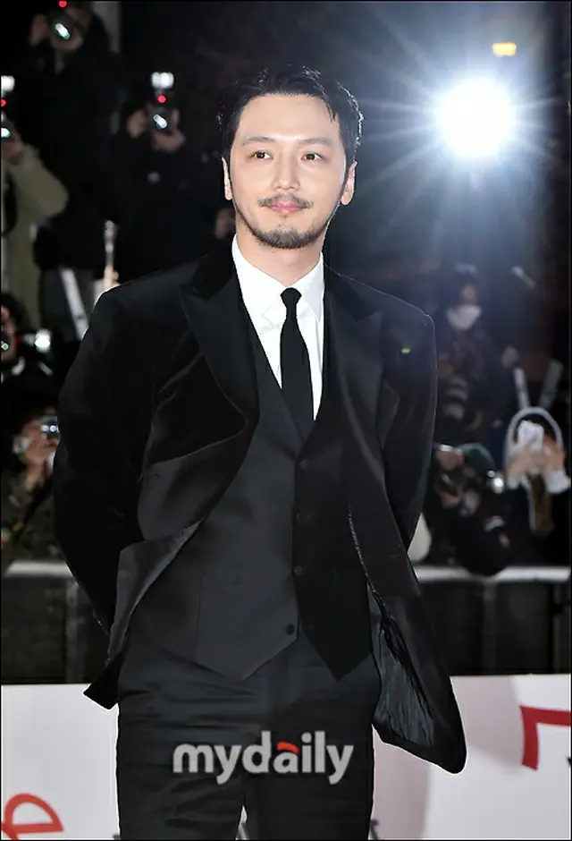 俳優ピョン・ヨハン、映画「閑山:龍の出現」で助演男優賞を受賞＝「第43回青龍映画賞」（画像提供:wowkorea）