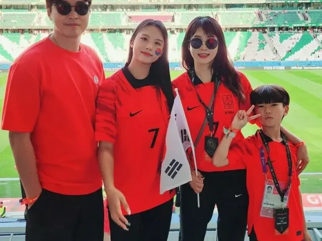 元サッカー韓国代表イ・ドングク、妻＆子どもと共にカタールで応援（画像提供:wowkorea）