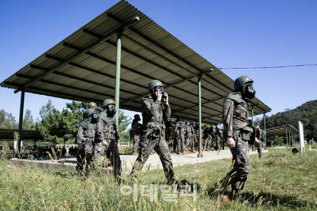 政府の指針無視して勝手に？陸軍訓練兵の携帯電話の使用を許可＝韓国報道（画像提供:wowkorea）