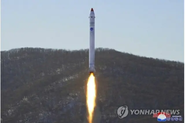 朝鮮中央通信は19日、国家宇宙開発局が18日に東倉里の西海衛星発射場で偵察衛星開発の最終段階の重要な実験を行ったと伝えた＝（朝鮮中央通信＝聯合ニュース）≪転載・転用禁止≫