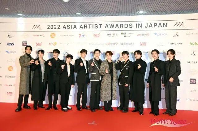 【フォトレポ】「SEVENTEEN」、「2022 AAA」のレッドカーペットに登場！（画像提供:wowkorea）