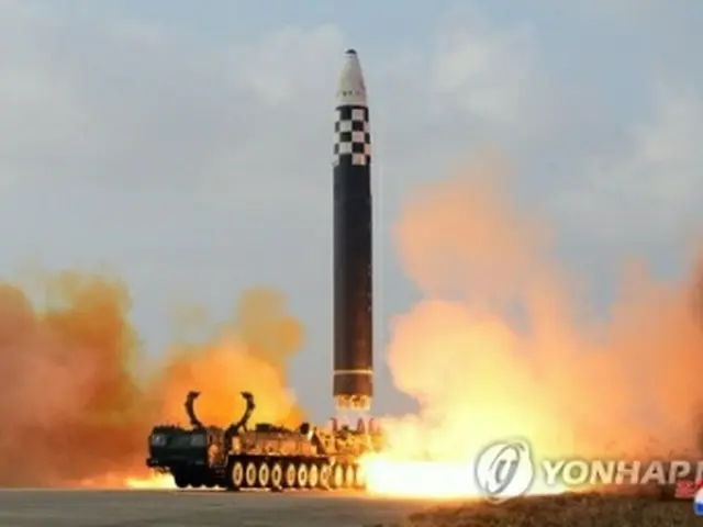 北朝鮮の新型大陸間弾道ミサイル（ICBM）試験発射＝（朝鮮中央通信＝聯合ニュース）≪転載・転用禁止≫