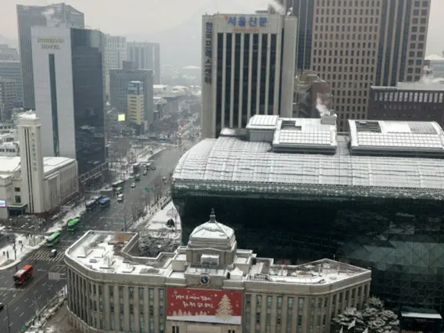 【フォト】ソウル市庁前のスケート場、オープン直前に積もった雪（画像提供:wowkorea）