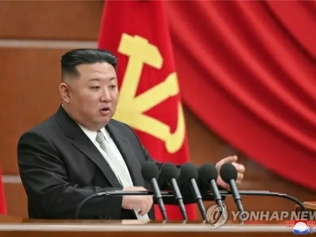 朝鮮労働党中央委員会総会に出席した金正恩氏＝（朝鮮中央通信＝聯合ニュース）≪転載・転用禁止≫