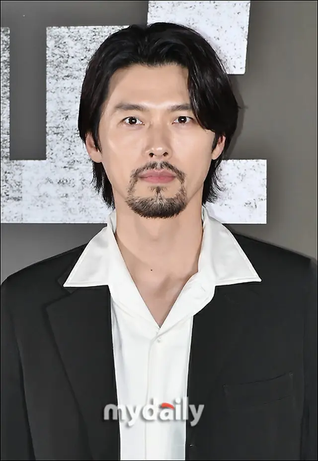 俳優ヒョンビン、映画「交渉」でイケメンビジュアル披露…ひげ姿とのギャップに胸キュン（画像提供:wowkorea）