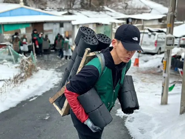 【公式】ショーン（ジヌション）、所属事務所スタッフと共に練炭ボランティア…2000個を直接配達（画像提供:wowkorea）