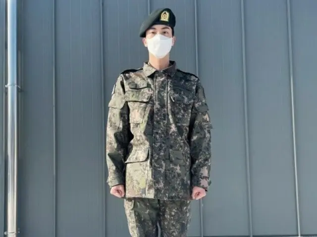 JINが真面目な軍生活を送っている（画像提供:wowkorea）