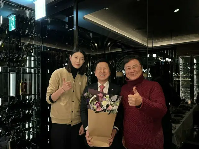 歌手ナム・ジン側、「国民の力」党代表候補との記念撮影について釈明 「偶然会い、写真に応じただけ」（画像提供:wowkorea）