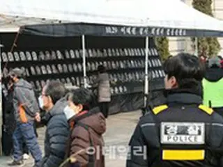 ＜W解説＞韓国・梨泰院事故の犠牲者悼む焼香所、ソウル市側の撤去方針に遺族が反発