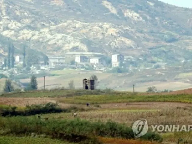 南北軍事境界線がある板門店から見える北朝鮮の村（写真共同取材団）＝（聯合ニュース）