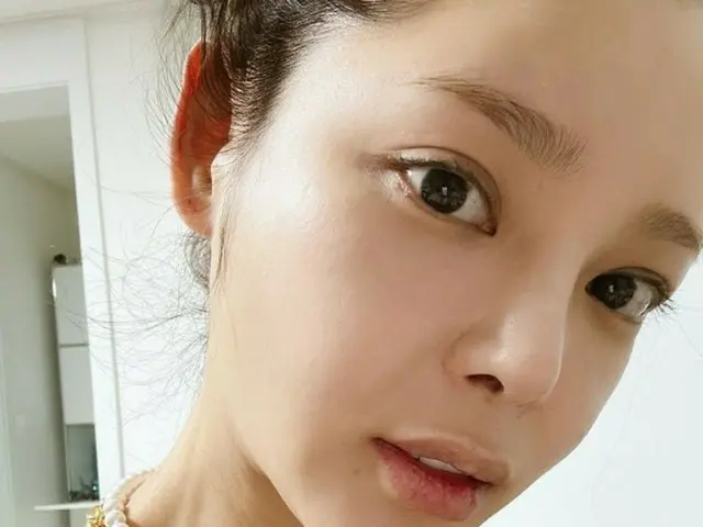 女優パク・シヨン、“飲酒運転”で自粛後1年…セルカ写真で美貌を公開（画像提供:wowkorea）