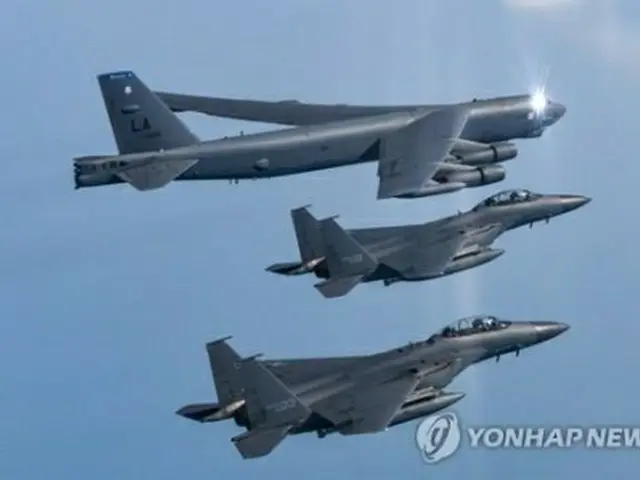 韓米両軍は6日に合同空中訓練を実施した（国防部提供）＝（聯合ニュース）≪転載・転用禁止≫