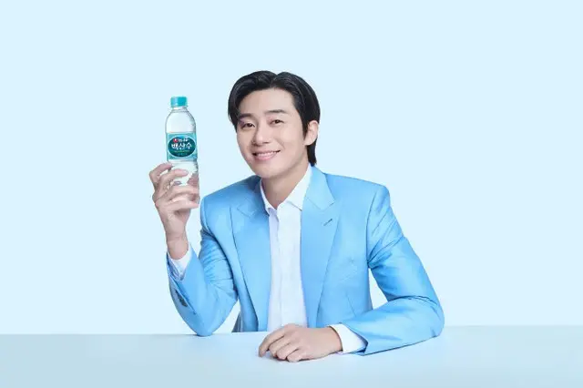 韓国の食品大手「農心」、ミネラルウォーター「百山水」モデルに人気俳優パク・ソジュンを再抜てき（画像提供:wowkorea）