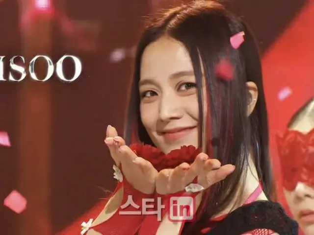 JISOO（BLACKPINK）、「人気歌謡」でフラワーパフォーマンスを披露（画像提供:wowkorea）