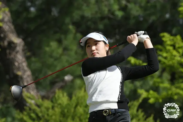 吉津谷彩香のティーショット（画像提供:KLPGA）