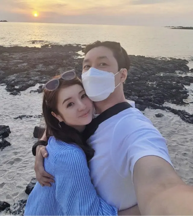 俳優シム・ヒョンタクの“日本人婚約者”サヤさん、SNS活動開始！「これからもシム氏と頑張ります」（画像提供:wowkorea）