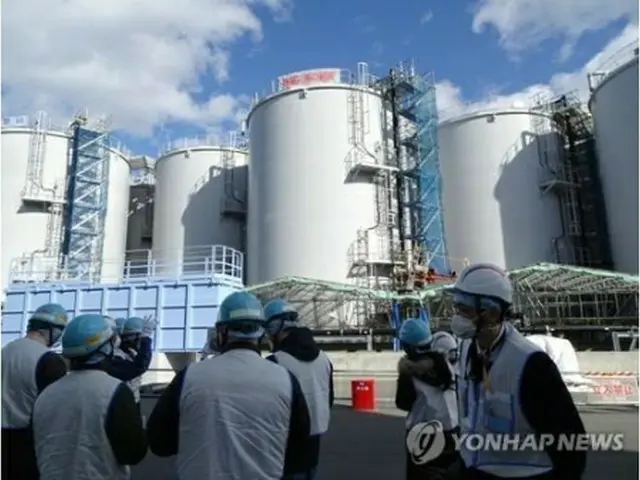 東京電力福島第１原発に並ぶ汚染水のタンク（資料写真）＝（聯合ニュース）