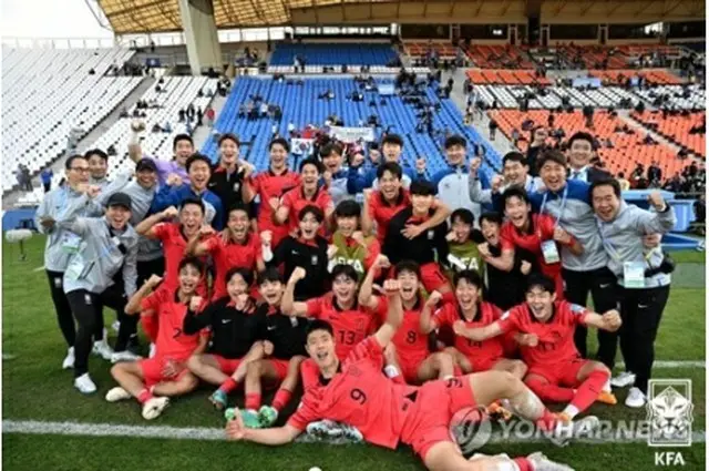 試合終了後、勝利を喜ぶ韓国選手ら（大韓サッカー協会提供）＝（聯合ニュース）≪転載・転用禁止≫