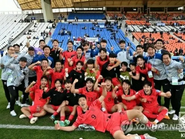 試合終了後、勝利を喜ぶ韓国選手ら（大韓サッカー協会提供）＝（聯合ニュース）≪転載・転用禁止≫