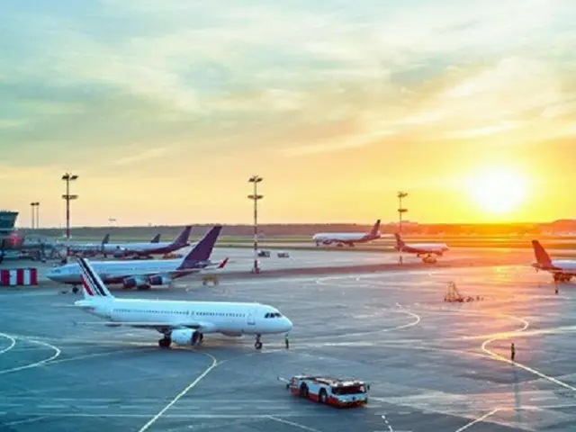 香港の航空会社は、中国本土の乗客たちに対し差別的な発言をした乗務員たちの業務を停止させ、公式に謝罪した（写真は記事の内容とは関係ありません）（画像提供:wowkorea）