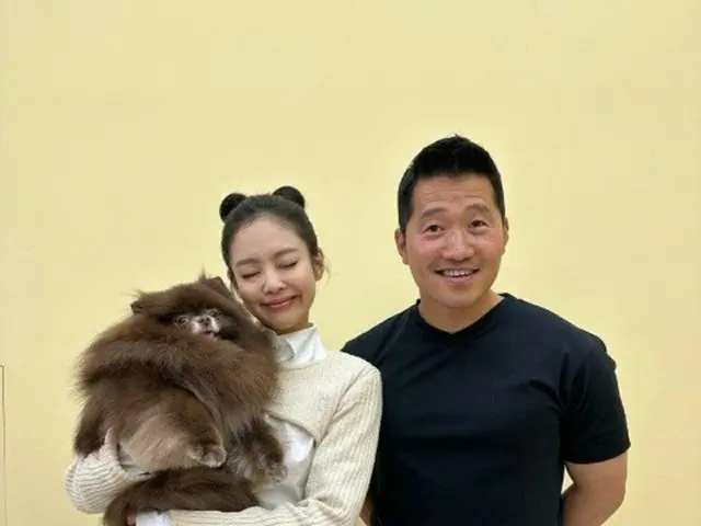 JENNIE（BLACKPINK）Xカン・ヒョンウク、どちらが成功したオタクかな？…スーパースターと“犬統領”の出会い（画像提供:wowkorea）