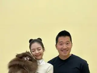 JENNIE（BLACKPINK）Xカン・ヒョンウク、どちらが成功したオタクかな？…スーパースターと“犬統領”の出会い