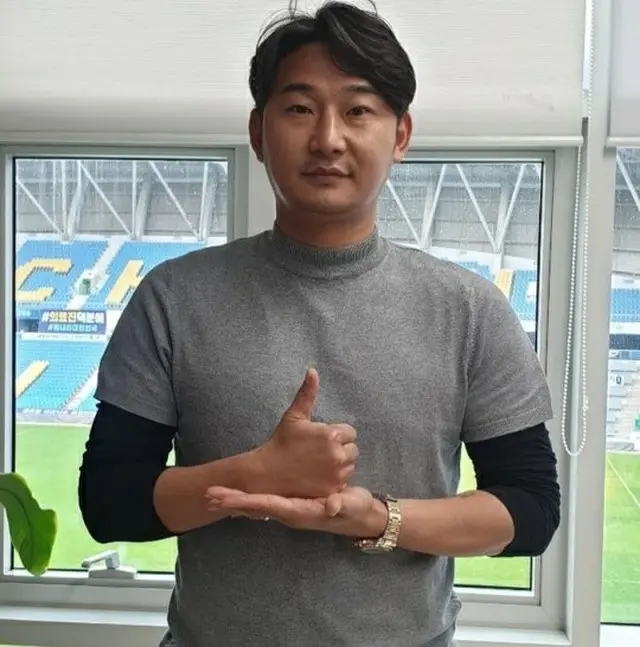 “元サッカー韓国代表”イ・チョンス、飲酒当て逃げ犯を捕まえる…雨の中1キロを全力疾走（画像提供:wowkorea）